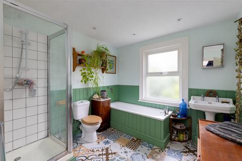 100 Grasmere Road, London, SE25 4RJ