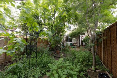 100 Grasmere Road, London, SE25 4RJ