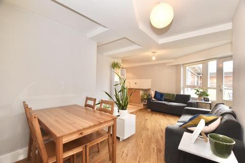 2 bedroom flat for sale, Queens Drive, Finsbury Park