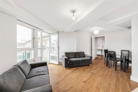 2 bedroom flat for sale, Queens Drive, Finsbury Park