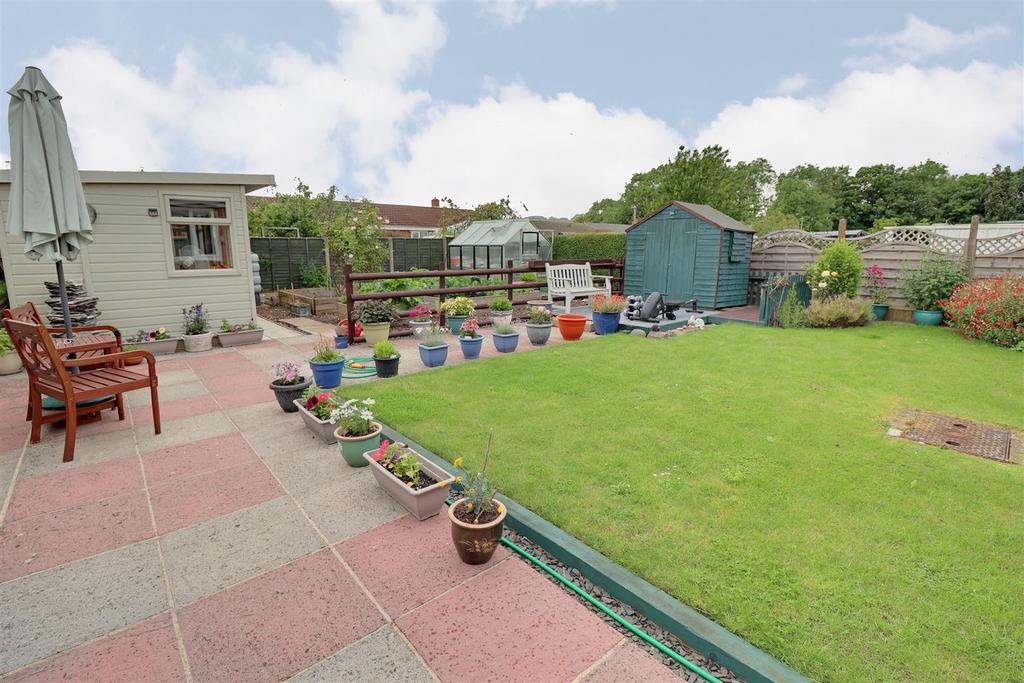 Oak Drive, Brockworth 3 bed bungalow for sale £275,000