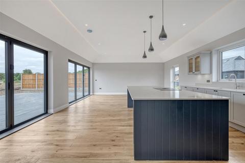 1 Inglefield Road, Fobbing, Stanford-le-hope, SS17 9HW