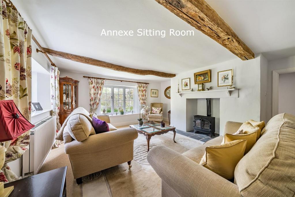 10 Annexe Sitting Room - LABELLED.jpg