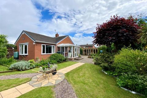 4 bedroom detached bungalow for sale, Ellesmere Road, St. Martins, Oswestry, SY11 3AZ