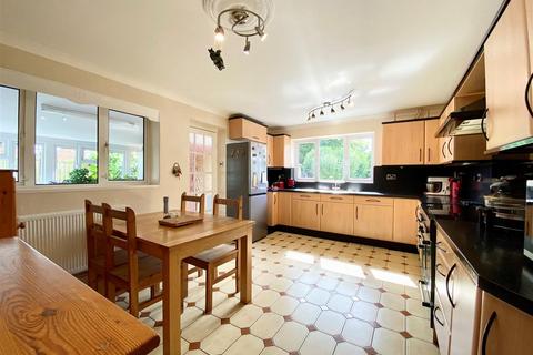 4 bedroom detached bungalow for sale, Ellesmere Road, St. Martins, Oswestry, SY11 3AZ