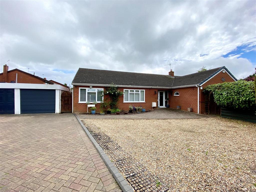 Ellesmere Road, St. Martins... 4 bed detached bungalow for sale £399,950