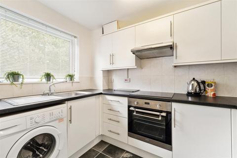 61 Malcolm Way, London, E11 1PW