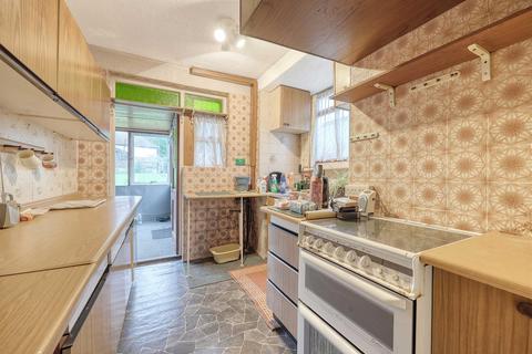 3 bedroom end of terrace house for sale, Westwood Avenue, Brentwood