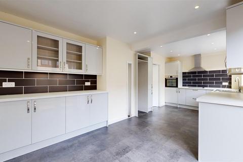 3 bedroom end of terrace house for sale, Verne Common Road, Portland