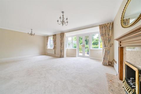 4 Collards Gate, Haslemere, GU27 2HE