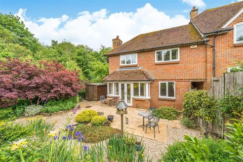 4 Collards Gate, Haslemere, GU27 2HE