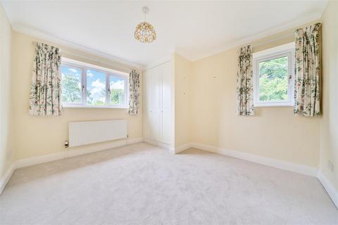 4 Collards Gate, Haslemere, GU27 2HE