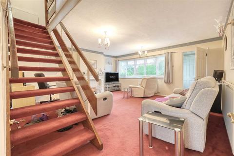 4 bedroom semi-detached house for sale, Foxhunter Walk, Billericay