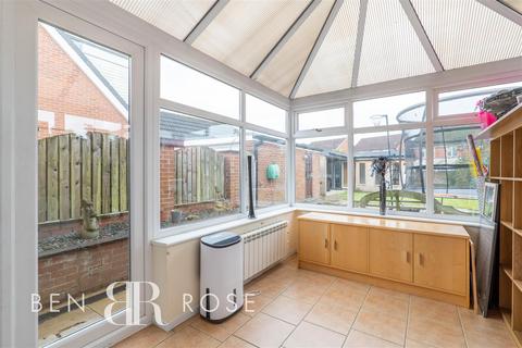 21 Lowther Drive, Leyland, PR26 6QB