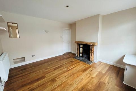 2 bedroom end of terrace house to rent, The Leys, Evesham