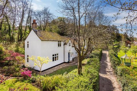 5 bedroom detached house for sale, Laurel Grove, Farnham