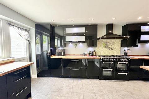 33 Eldon Road, Halesowen, B62 0EL