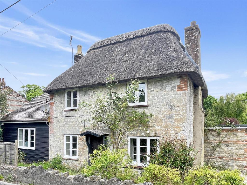 Warminster BA12 3 bed cottage for sale £550,000