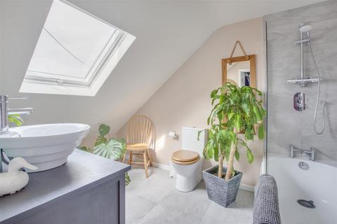 22 Fairfields, Great Kingshill, High Wycombe, HP15 6EP