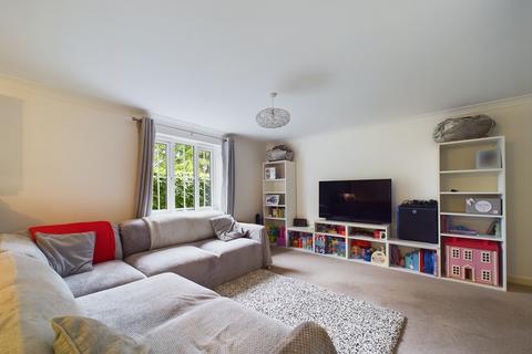 2 bedroom flat for sale, Robins Hill, Hitchin, SG4