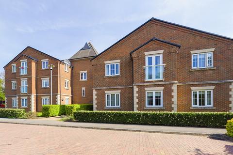 2 bedroom flat for sale, Robins Hill, Hitchin, SG4