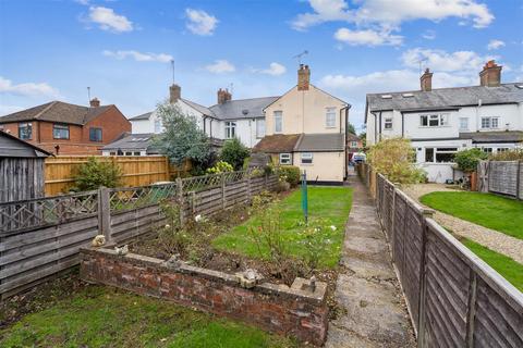 3 bedroom end of terrace house for sale, New Road, Great Kingshill HP15