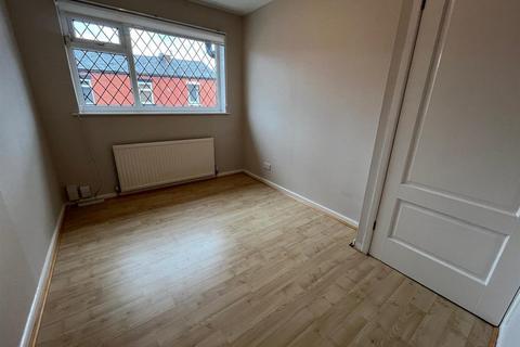 79 Stamford Square, Ashton-under-lyne, OL6 6QR