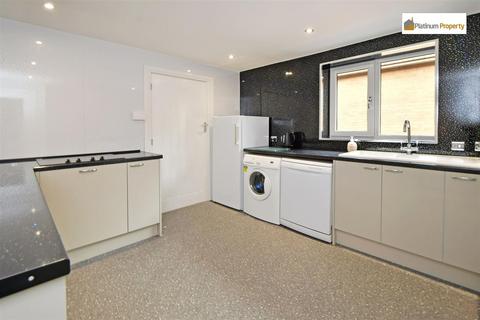 10 Amberfield Close, Stoke-on-trent, ST3 1TZ