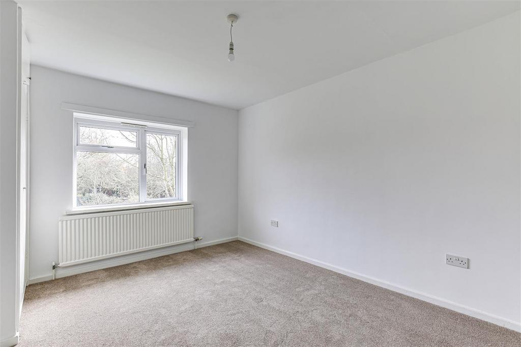 13 Bedroom.jpg