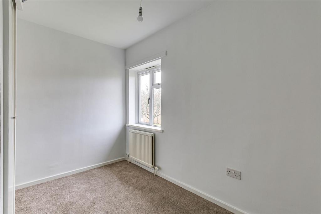 14 Bedroom.jpg