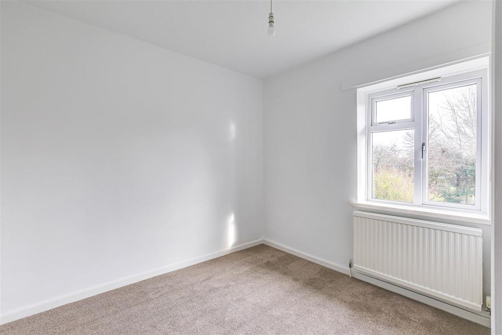 15 Bedroom.jpg