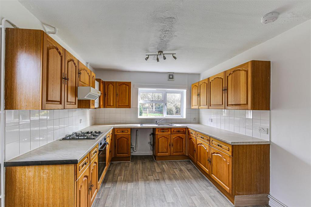 7 Kitchen.jpg