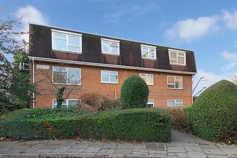 2 bedroom flat to rent, Rowan Close, W5