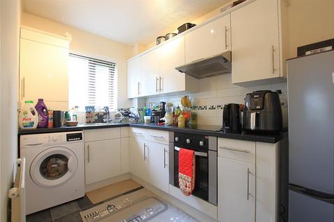 1 bedroom apartment to rent, Larkham Close, Feltham TW13