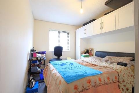 1 bedroom apartment to rent, Larkham Close, Feltham TW13