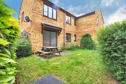 1 bedroom apartment to rent, Larkham Close, Feltham TW13