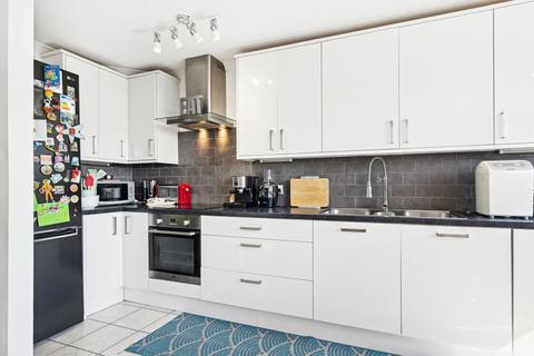 2 bedroom flat to rent, Semley House, Semley Place, London, SW1W
