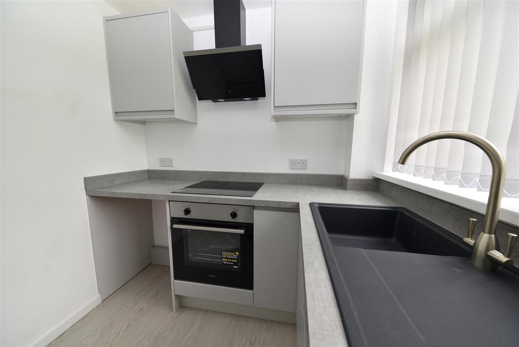 Kitchen2.JPG