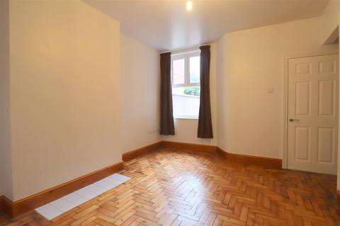 3 bedroom terraced house to rent, Stamford Avenue, Crewe, Cheshire
