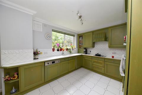 Flat 5, The Regents Woodbourne, Edgbaston, Birmingham, B15 3PP
