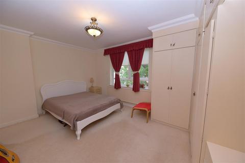 Flat 5, The Regents Woodbourne, Edgbaston, Birmingham, B15 3PP