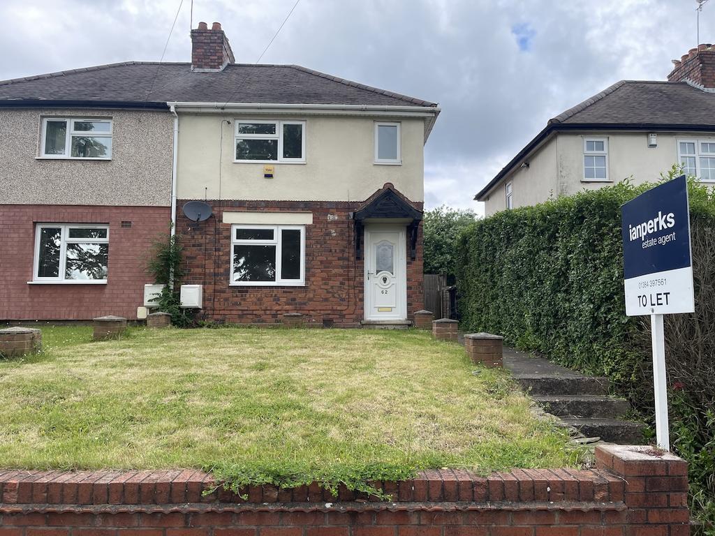 BRIERLEY HILL Bryce Road 3 bed semidetached house to rent £875 pcm