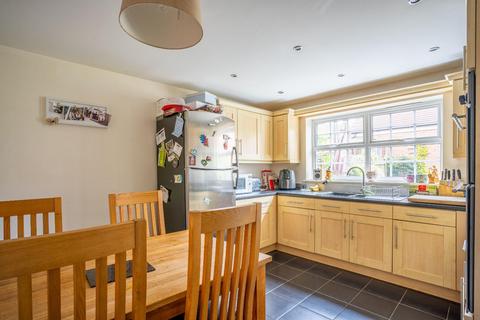 4 bedroom semi-detached house for sale, Monarch Way, York
