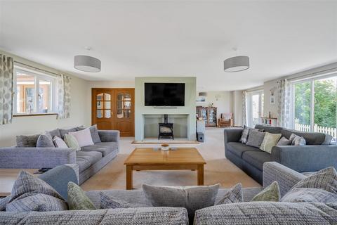 19 bedroom detached house for sale, Mawla