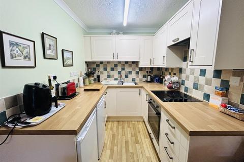 1 bedroom retirement property for sale, Cheriton Court, Green Street, Eastbourne BN21