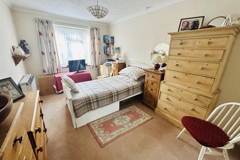 1 bedroom retirement property for sale, Cheriton Court, Green Street, Eastbourne BN21