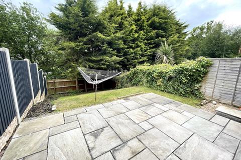21 Cameo Drive, Stourbridge, DY8 4AU