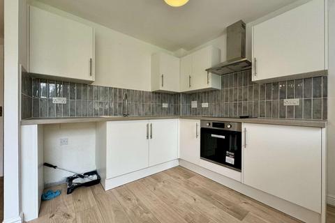 2 bedroom ground floor flat to rent, Scholars Walk, Bexhill-On-Sea TN39