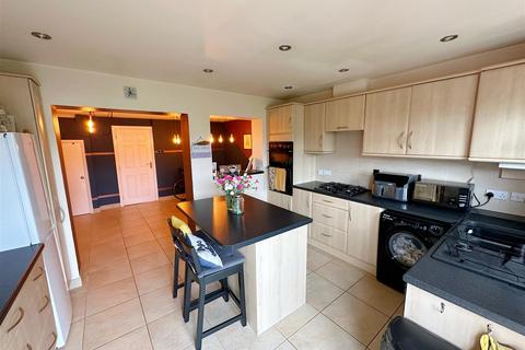 3 bedroom terraced house for sale, Sackville Close, Stratford-Upon-Avon