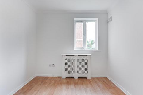 2 bedroom flat for sale, Linwood Crescent, Enfield